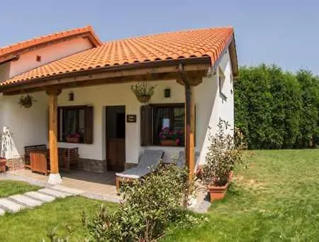 La Campa De Faedotere شقة